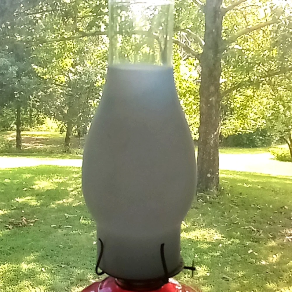 Vintage Lovely old ruby kerosene lamp